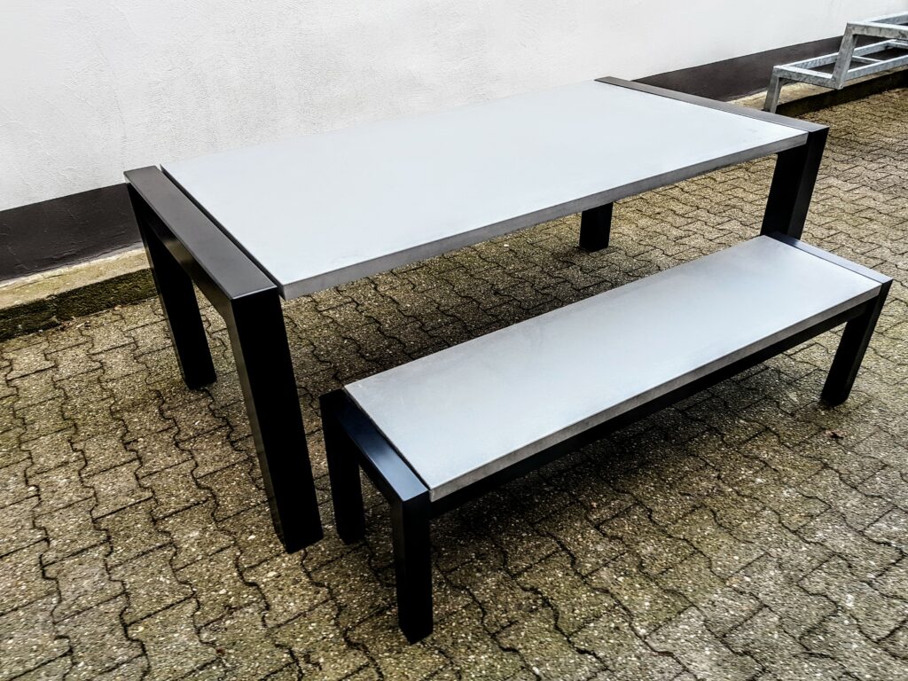 Outdoor Beton Tisch mit Sitzbank B K Design