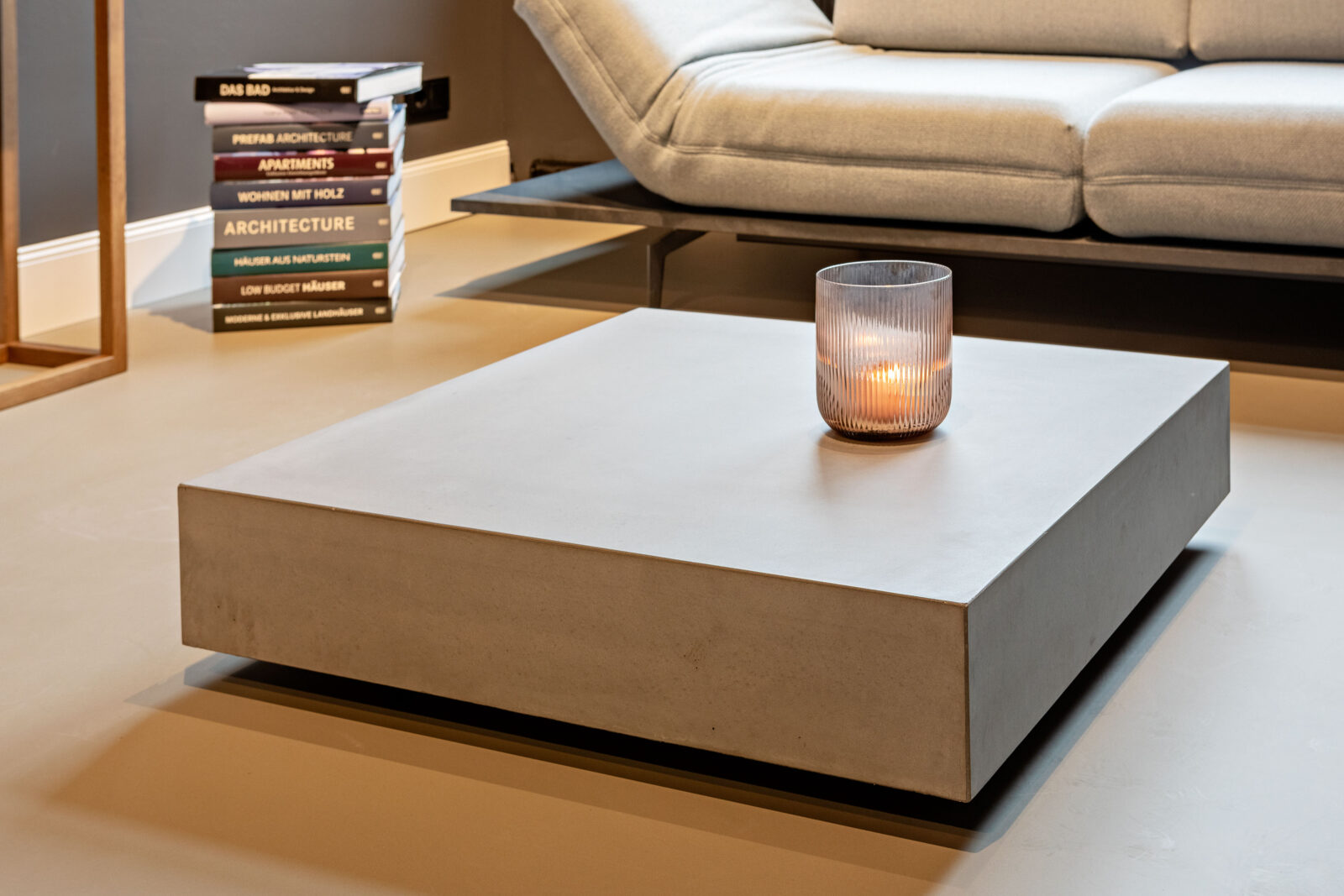 Concrete Lounge   Einfach Schwebend   B&K Design